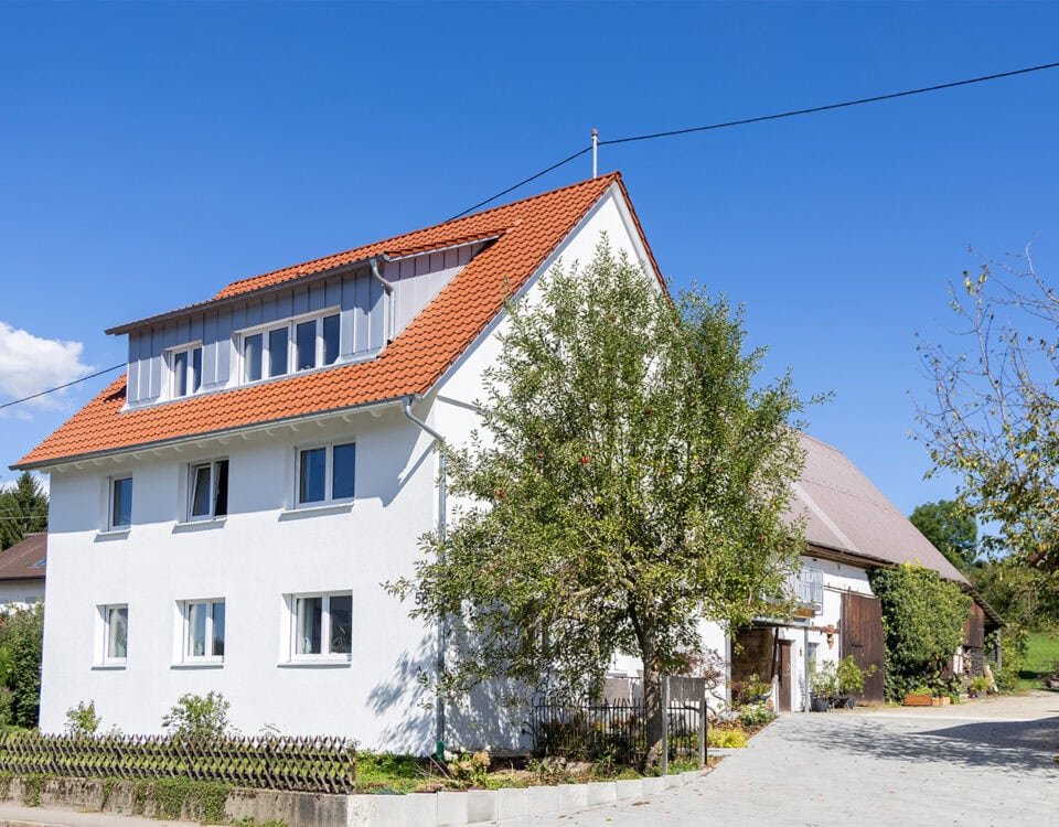 Schwarzkopf Bau Projekt Umbau im Raum Schwäbisch Gmünd Außenansicht eines Mehrfamilienwohnhauses